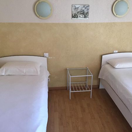 Hotel Le Salagou Clermont-lʼHérault Esterno foto